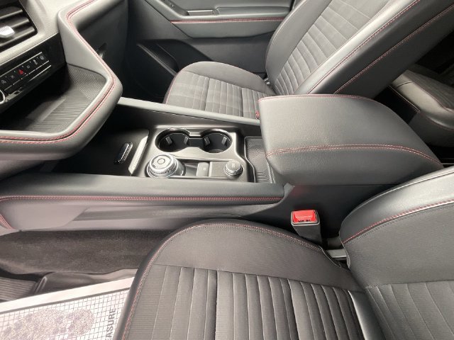 Certified 2025 Ford Explorer ST-Line AWD/4WD image 22