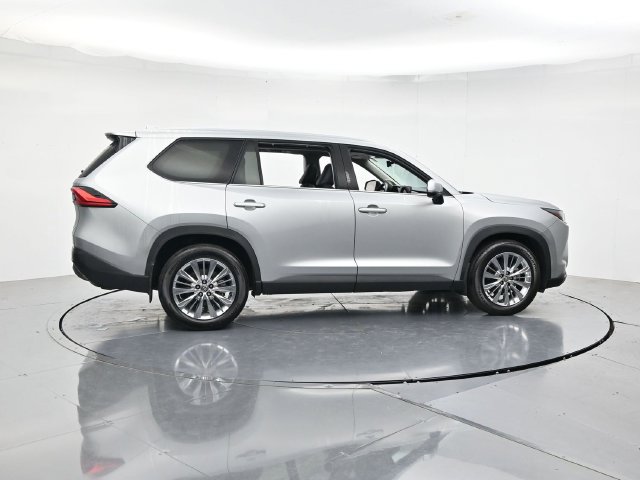 Used 2024 Toyota Grand Highlander AWD image 2