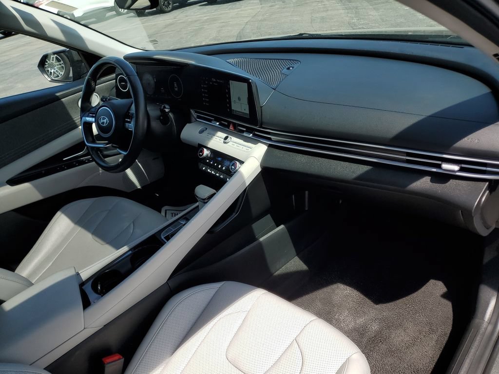Used 2024 Hyundai Elantra Limited FWD image 16