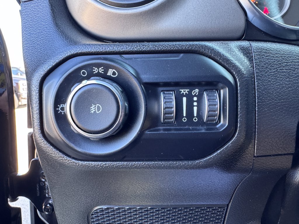 Used 2022 Jeep Wrangler Unlimited Sport AWD/4WD image 26