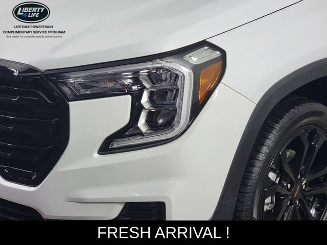 Used 2022 GMC Terrain SLE w/ Driver Convenience Package AWD/4WD image 9