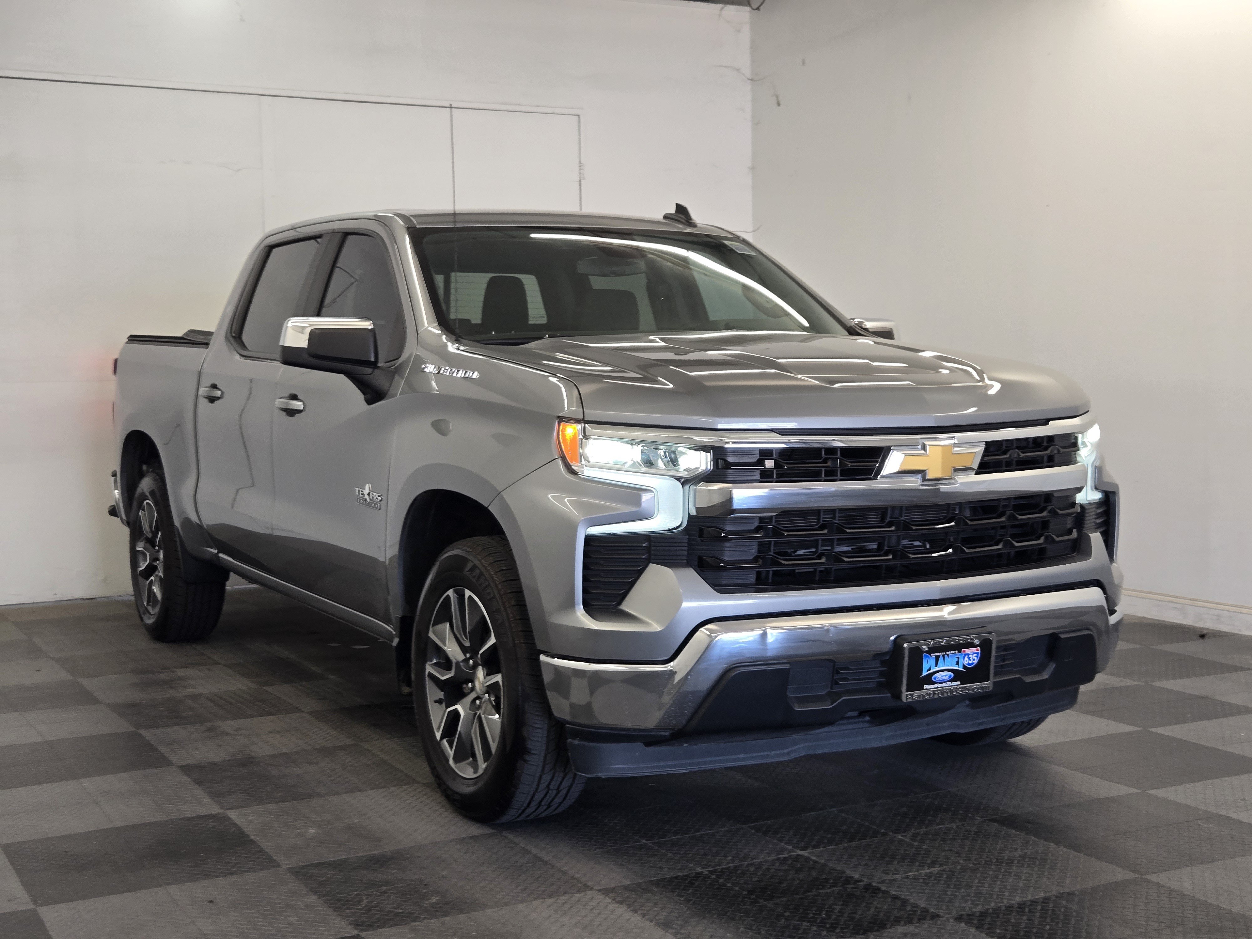 Used 2024 Chevrolet Silverado 1500 LT w/ Texas Edition Plus RWD image 2