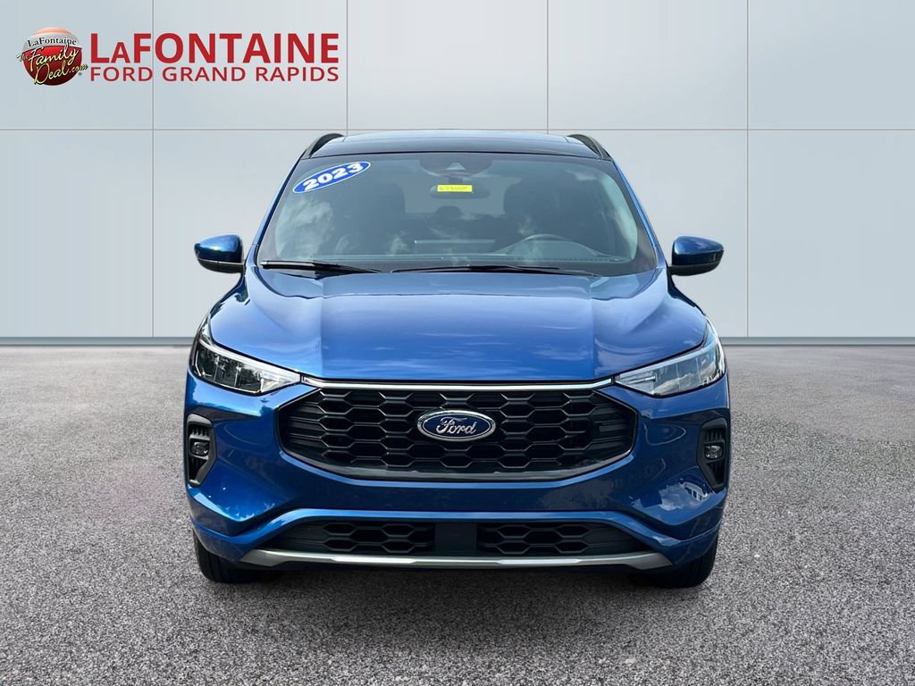 Certified 2023 Ford Escape ST-Line Select w/ Tech Pack #1 AWD/4WD image 2
