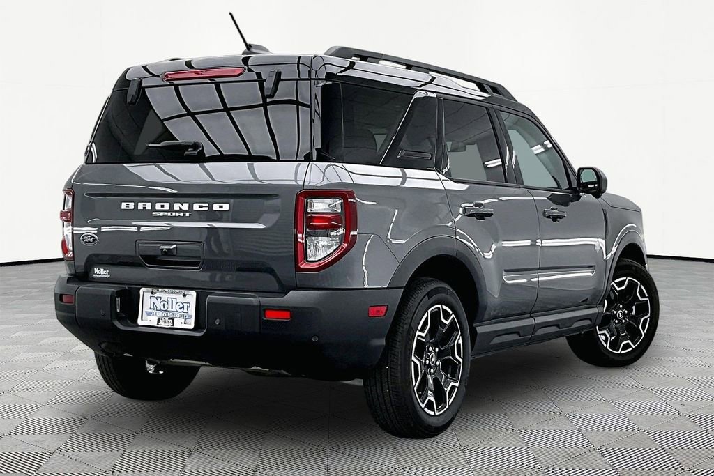 Certified 2025 Ford Bronco Sport Outer Banks w/ Outer Banks Tech Package+ AWD/4WD image 2