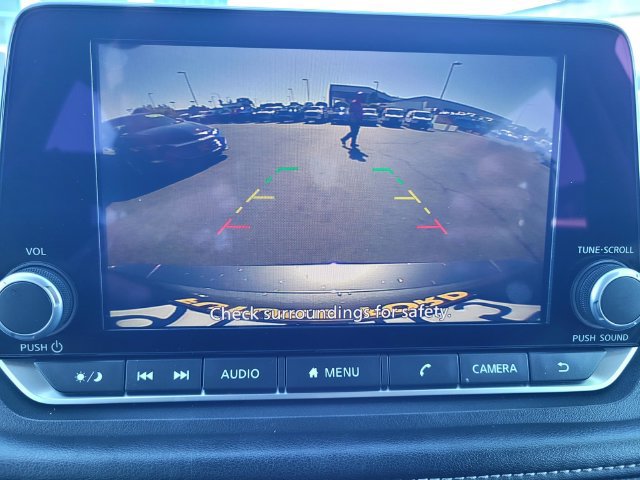 Used 2025 Nissan Rogue SV AWD/4WD image 16