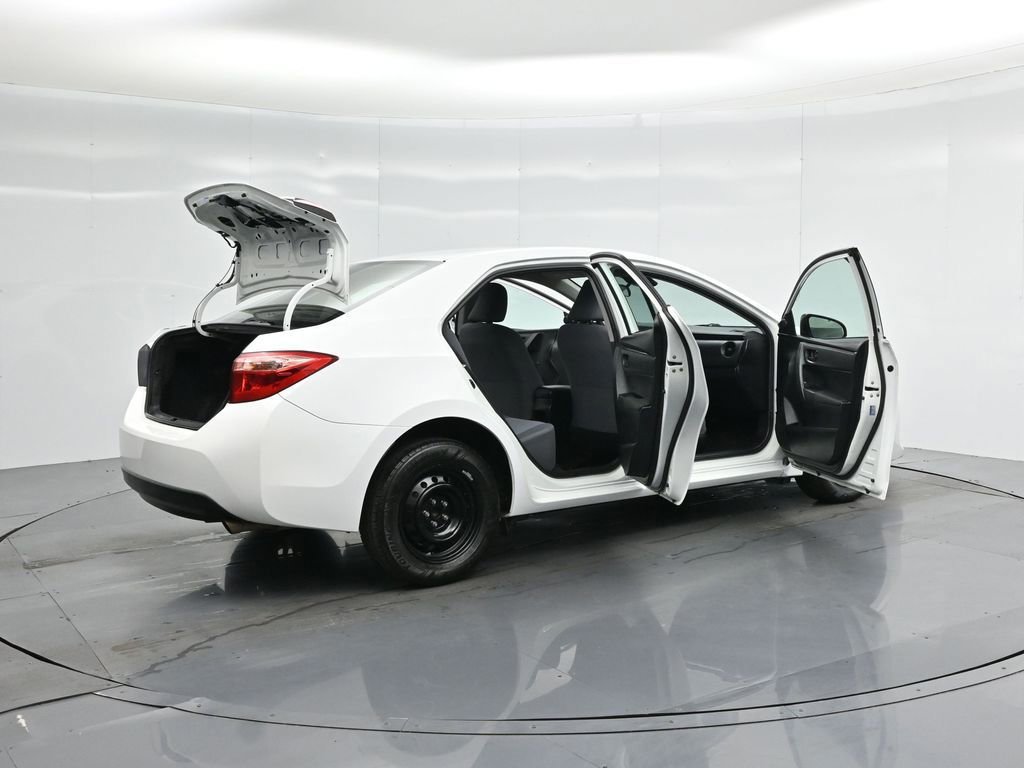 Used 2018 Toyota Corolla L image 34