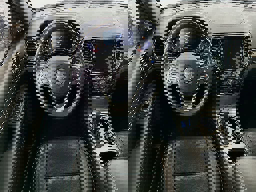 Used 2019 Jeep Grand Cherokee Overland image 9