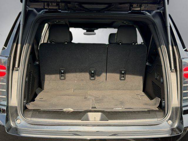 Used 2025 Chevrolet Suburban LT w/ Comfort Package AWD/4WD image 25