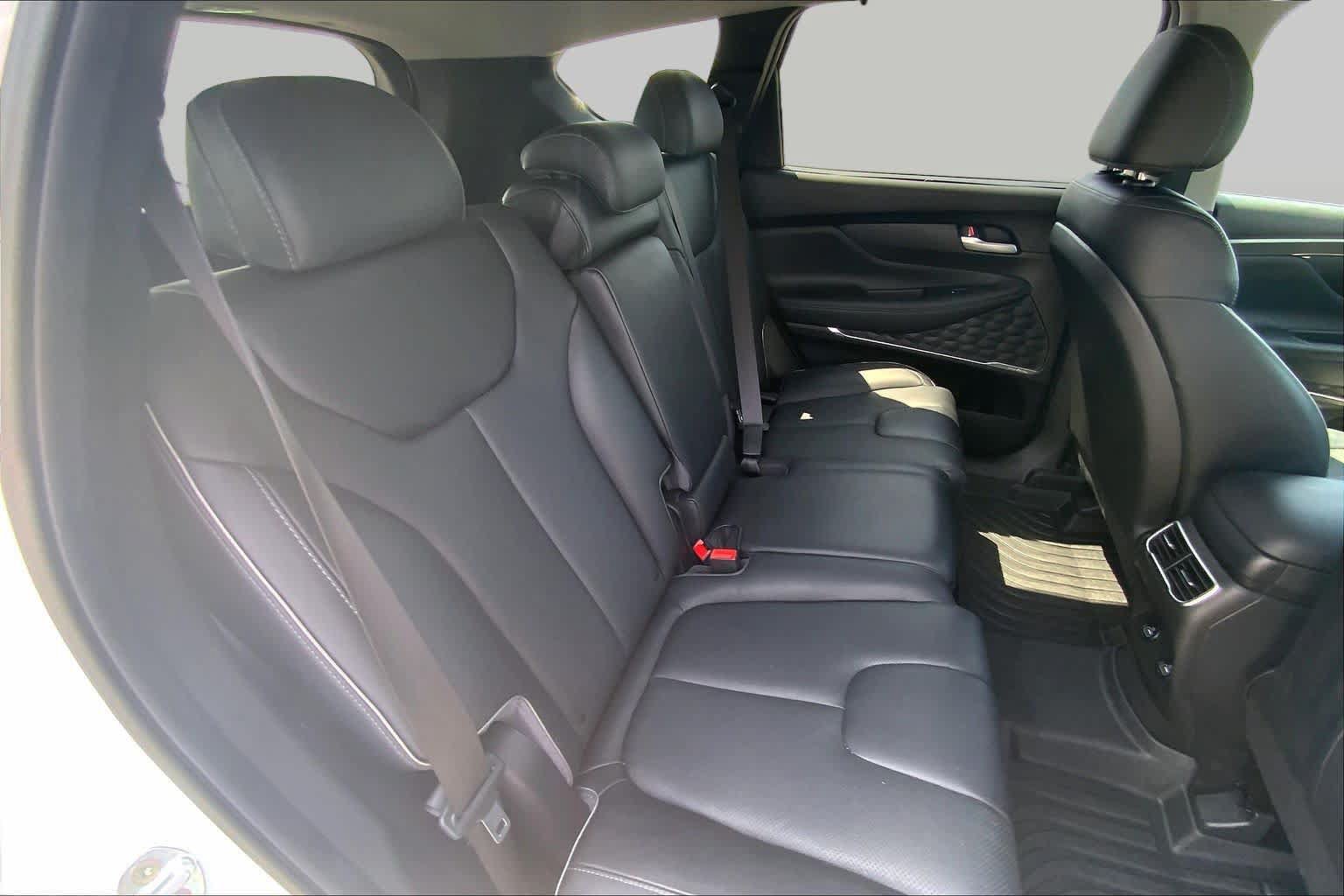 Used 2022 Hyundai Santa Fe SEL w/ Convenience + Premium Package FWD image 19