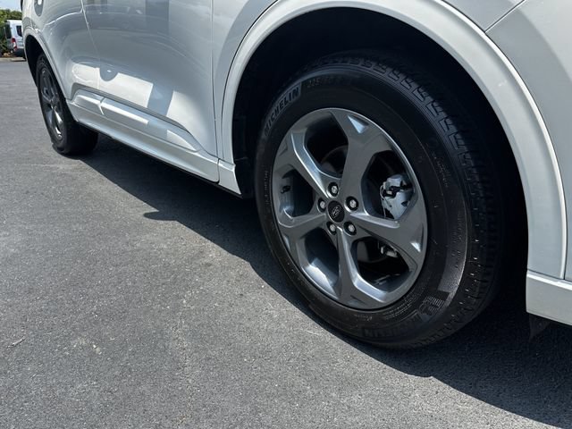 Certified 2023 Ford Escape ST-Line w/ Tech Pack #1 AWD/4WD image 11