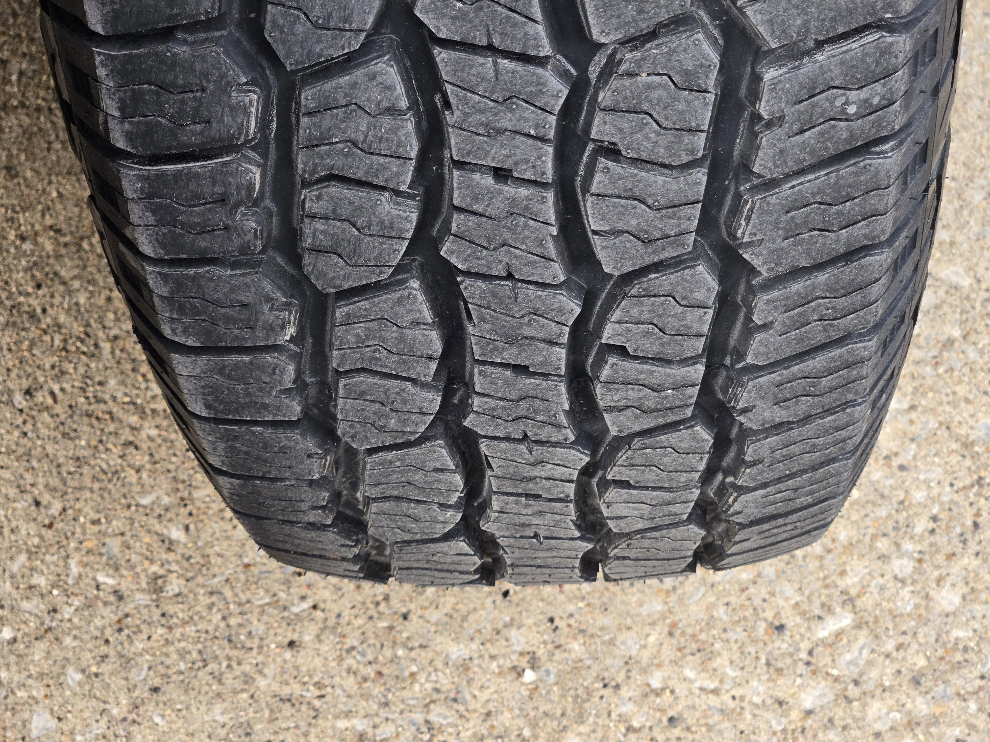 Used 2020 GMC Sierra 1500 AT4 w/ AT4 Premium Package image 11