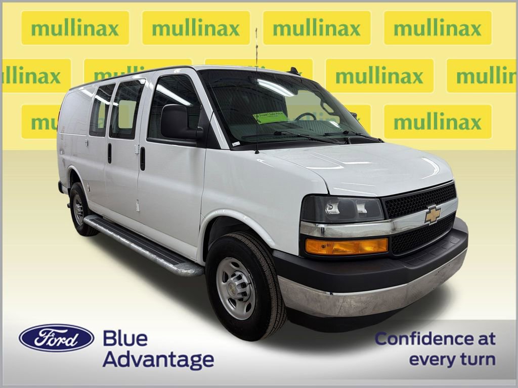 Used 2024 Chevrolet Express 2500 w/ Driver Convenience Package RWD image 2