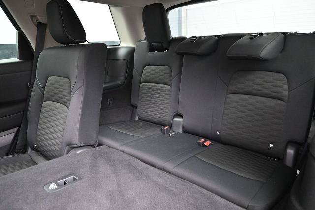 Used 2025 Nissan Pathfinder SV AWD/4WD image 17
