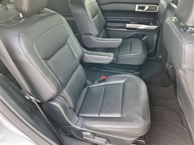 Certified 2024 Ford Explorer XLT w/ Equipment Group 202A AWD/4WD image 19