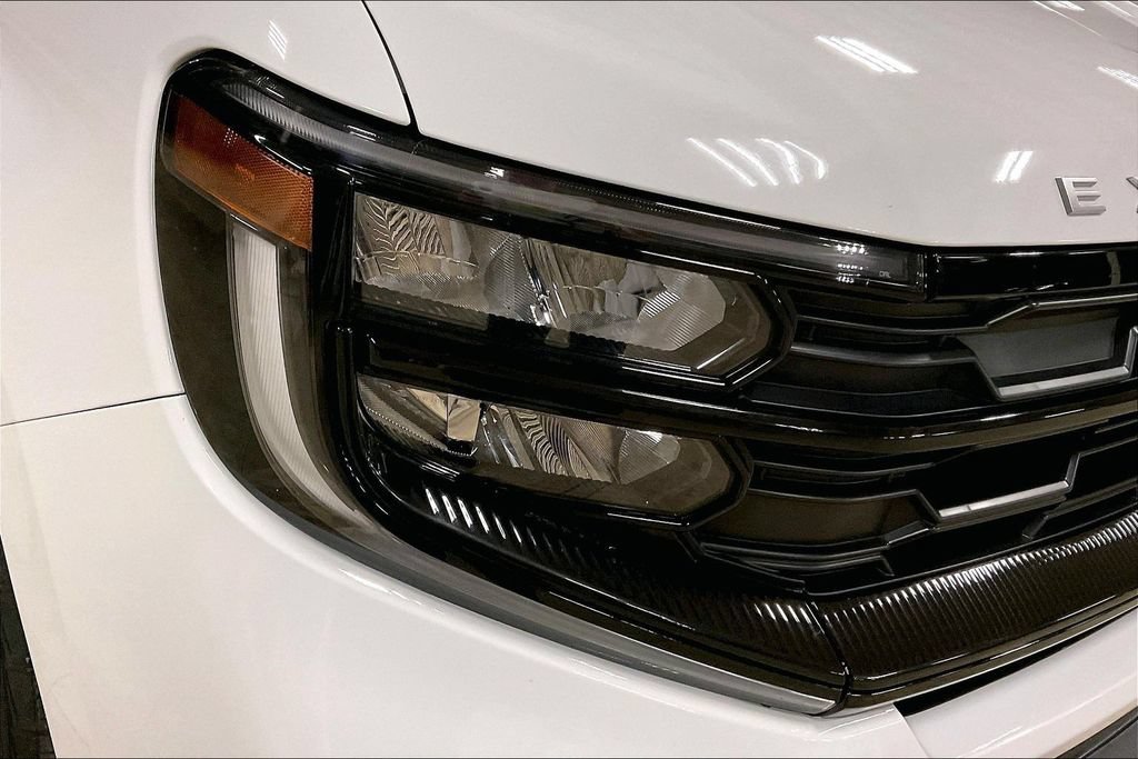 Certified 2025 Ford Expedition Active AWD/4WD image 28