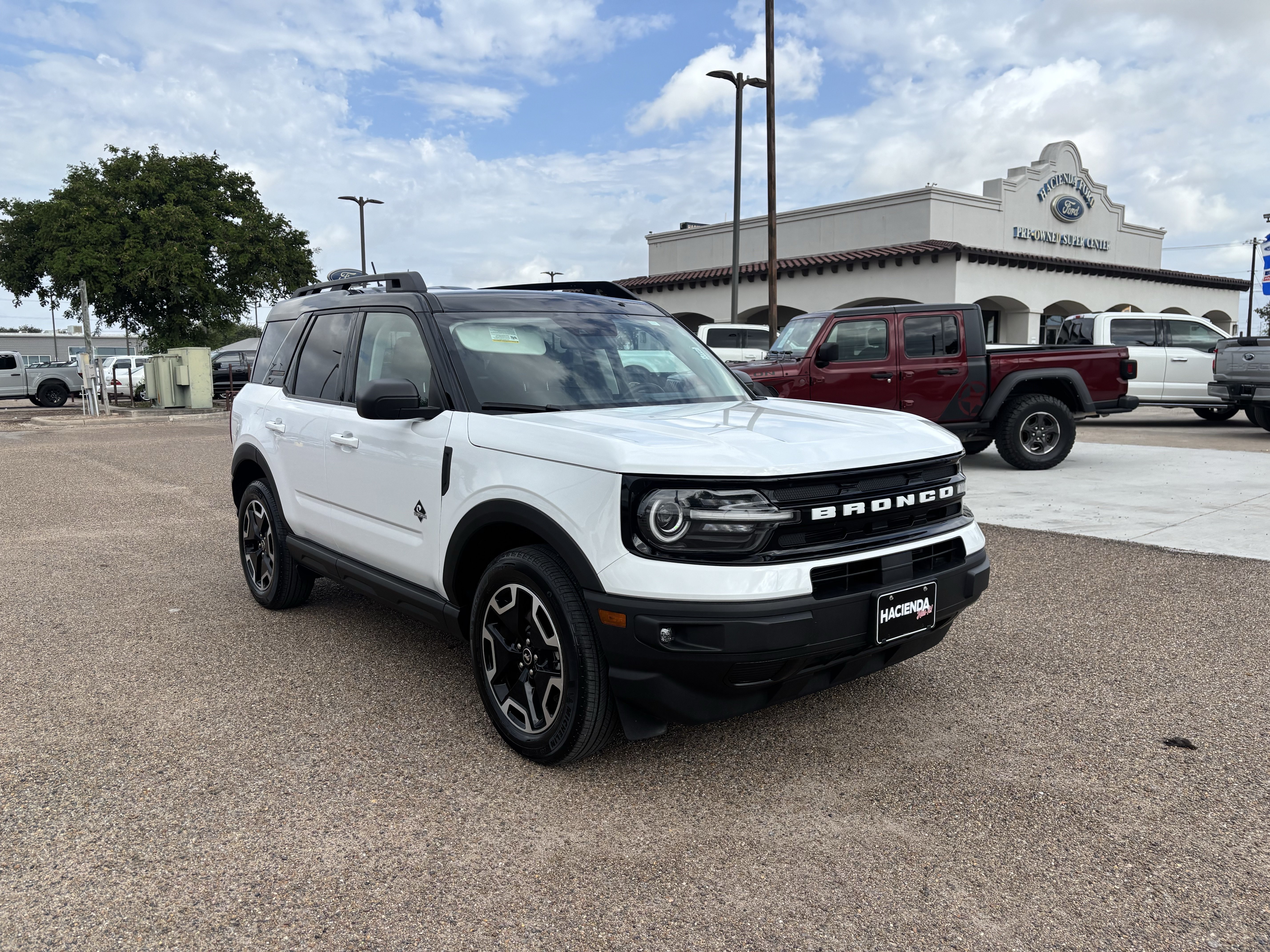 Certified 2024 Ford Bronco Sport Outer Banks w/ Tech Package AWD/4WD image 5