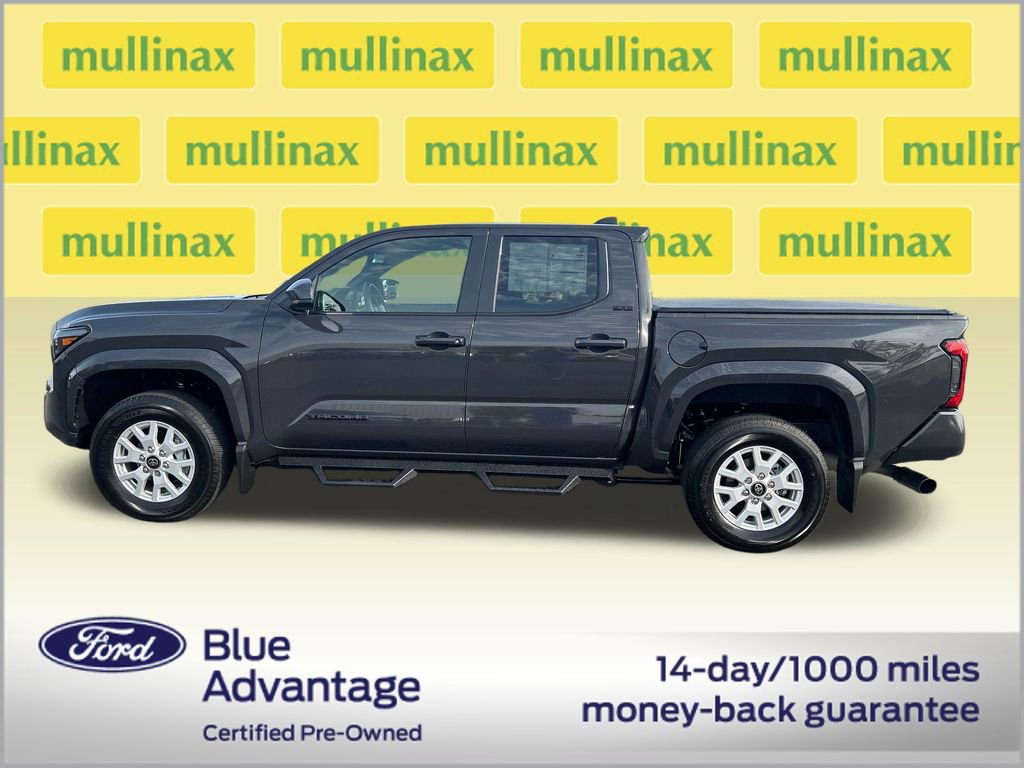Used 2025 Toyota Tacoma SR5 AWD/4WD image 12