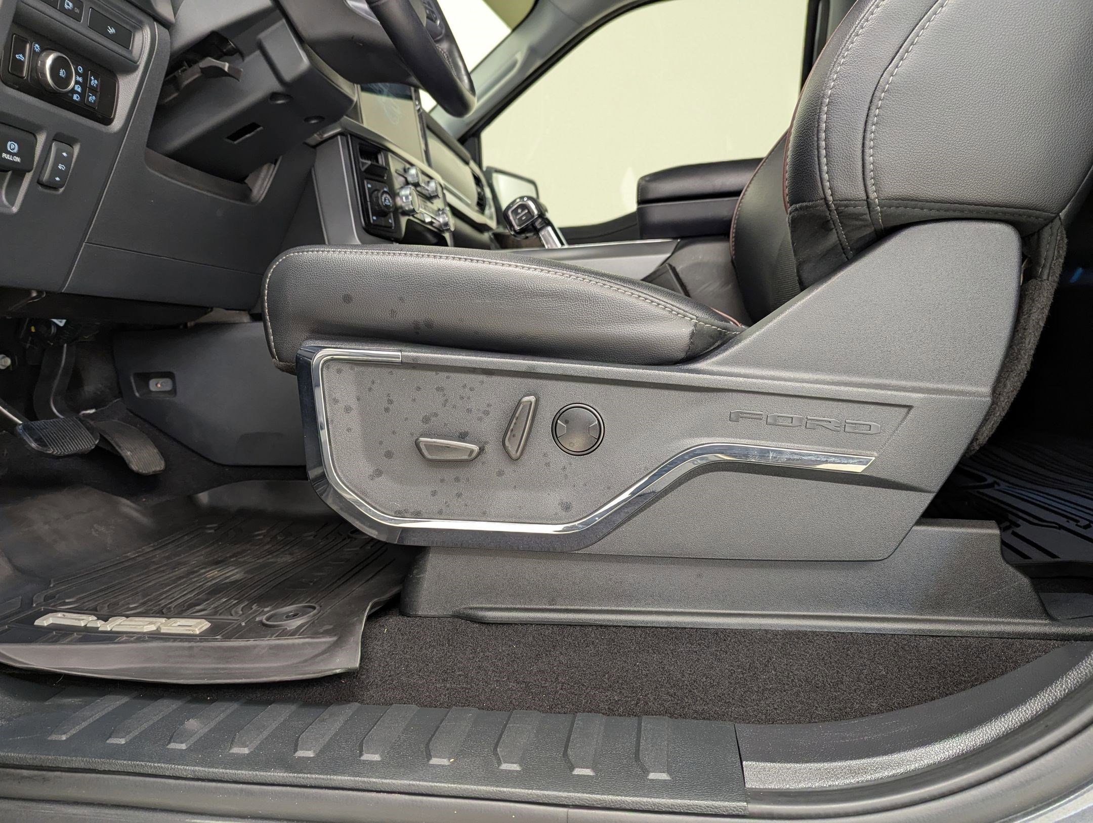 Certified 2023 Ford F150 Lariat w/ FX4 Off-Road Package image 10