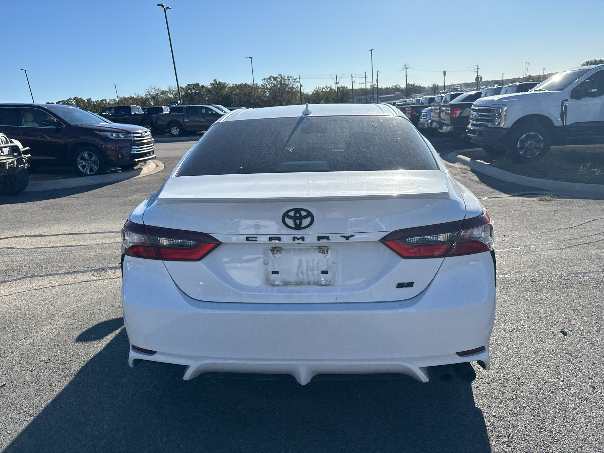 Used 2023 Toyota Camry SE w/ Convenience Package FWD image 6