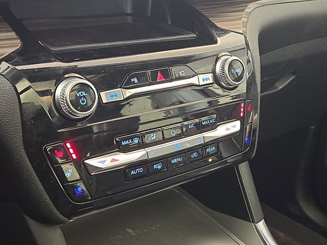 Certified 2022 Ford Explorer Limited w/ Equipment Group 301A image 16