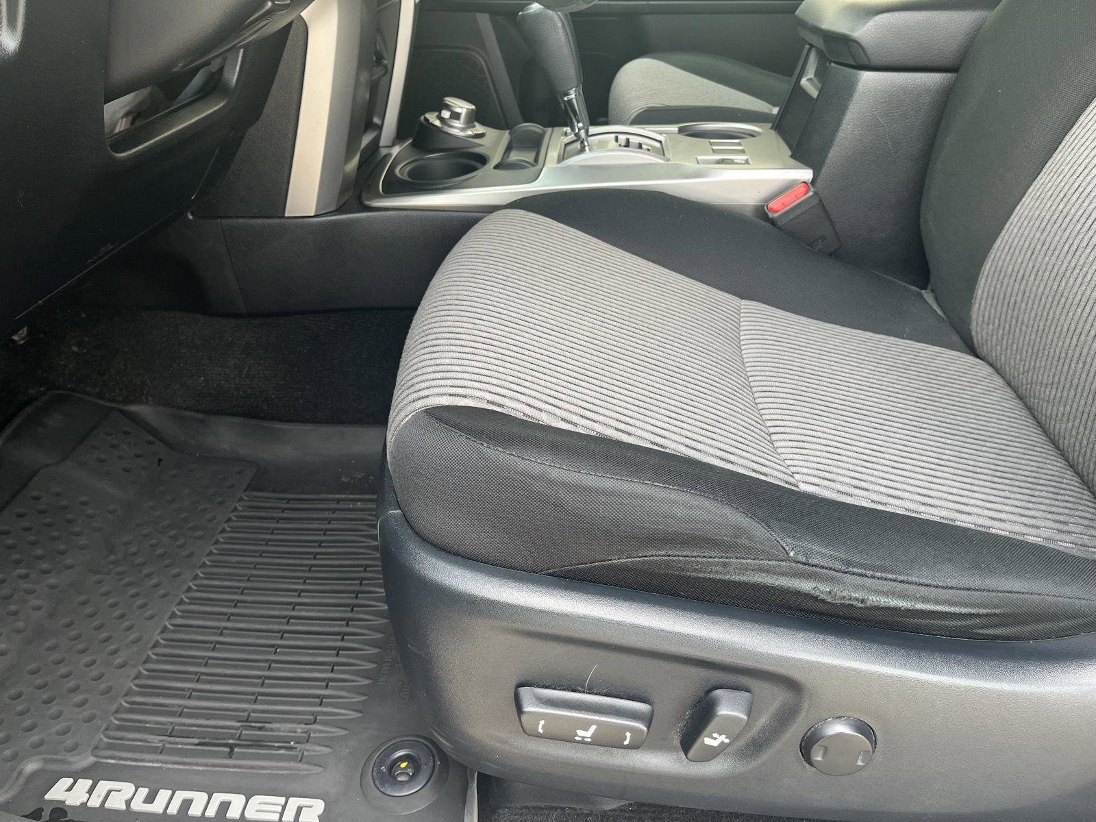 Used 2018 Toyota 4Runner SR5 AWD/4WD image 12