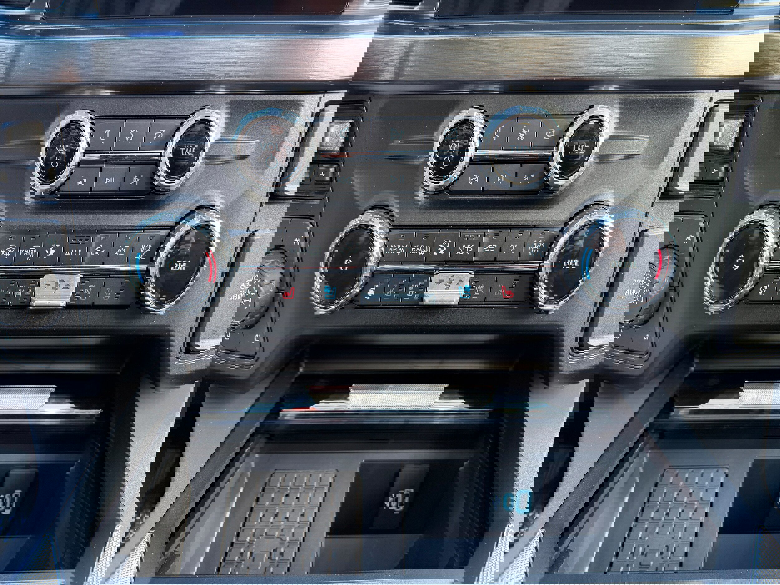 Certified 2024 Ford F350 Lariat w/ Lariat Ultimate Package image 31