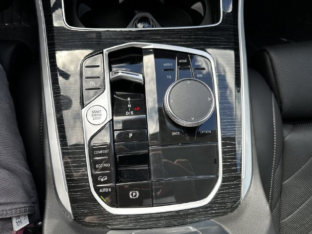 Used 2024 BMW X5 xDrive40i w/ M Sport Package AWD/4WD image 26