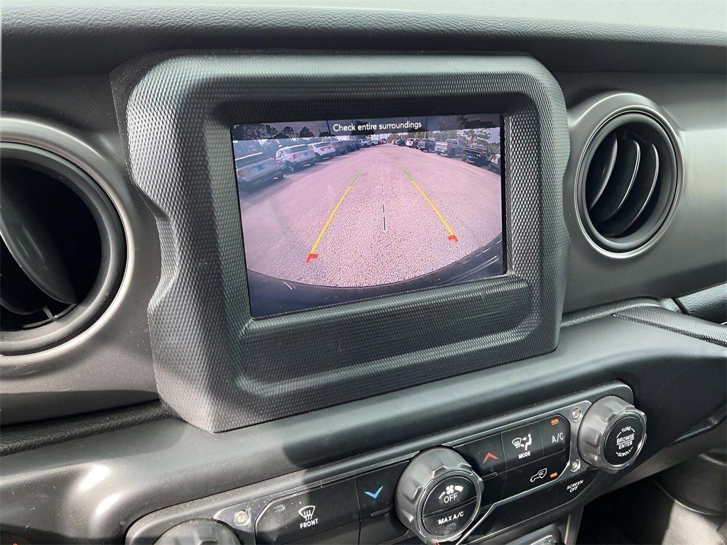 Used 2022 Jeep Wrangler Sport image 38