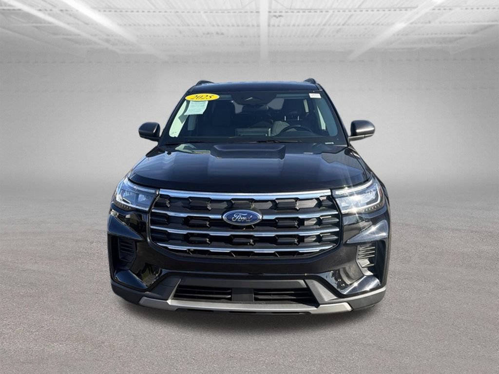 Certified 2025 Ford Explorer Active AWD/4WD image 3