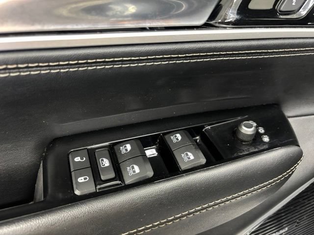Used 2022 Jeep Wagoneer Series III w/ Premium Group I AWD/4WD image 6