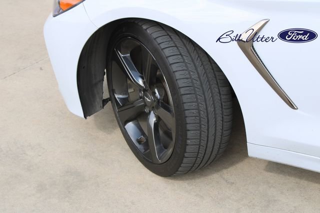 Used 2019 Genesis G70 2.0T Advanced w/ Sport Package RWD image 8