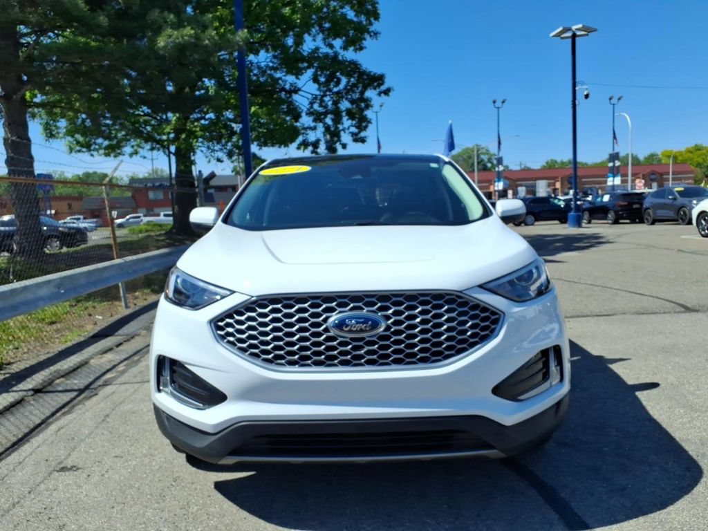 Certified 2024 Ford Edge SEL w/ Convenience Package AWD/4WD image 3