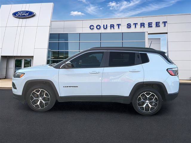 Used 2024 Jeep Compass Limited AWD/4WD image 8