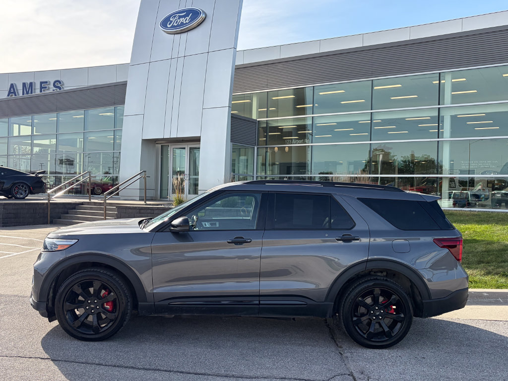 Certified 2023 Ford Explorer ST w/ Equipment Group 401A AWD/4WD image 3