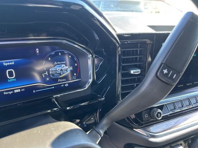 Used 2025 Chevrolet Silverado 2500 LTZ w/ LTZ Convenience Package image 27