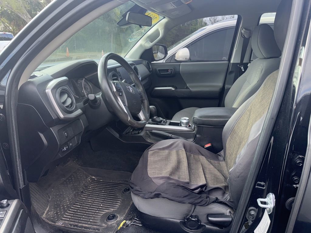 Used 2022 Toyota Tacoma SR5 w/ SR5 Appearance Package (SM) image 7