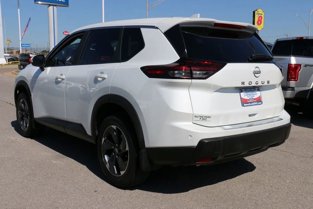 Used 2026 Nissan Rogue SV FWD image 7