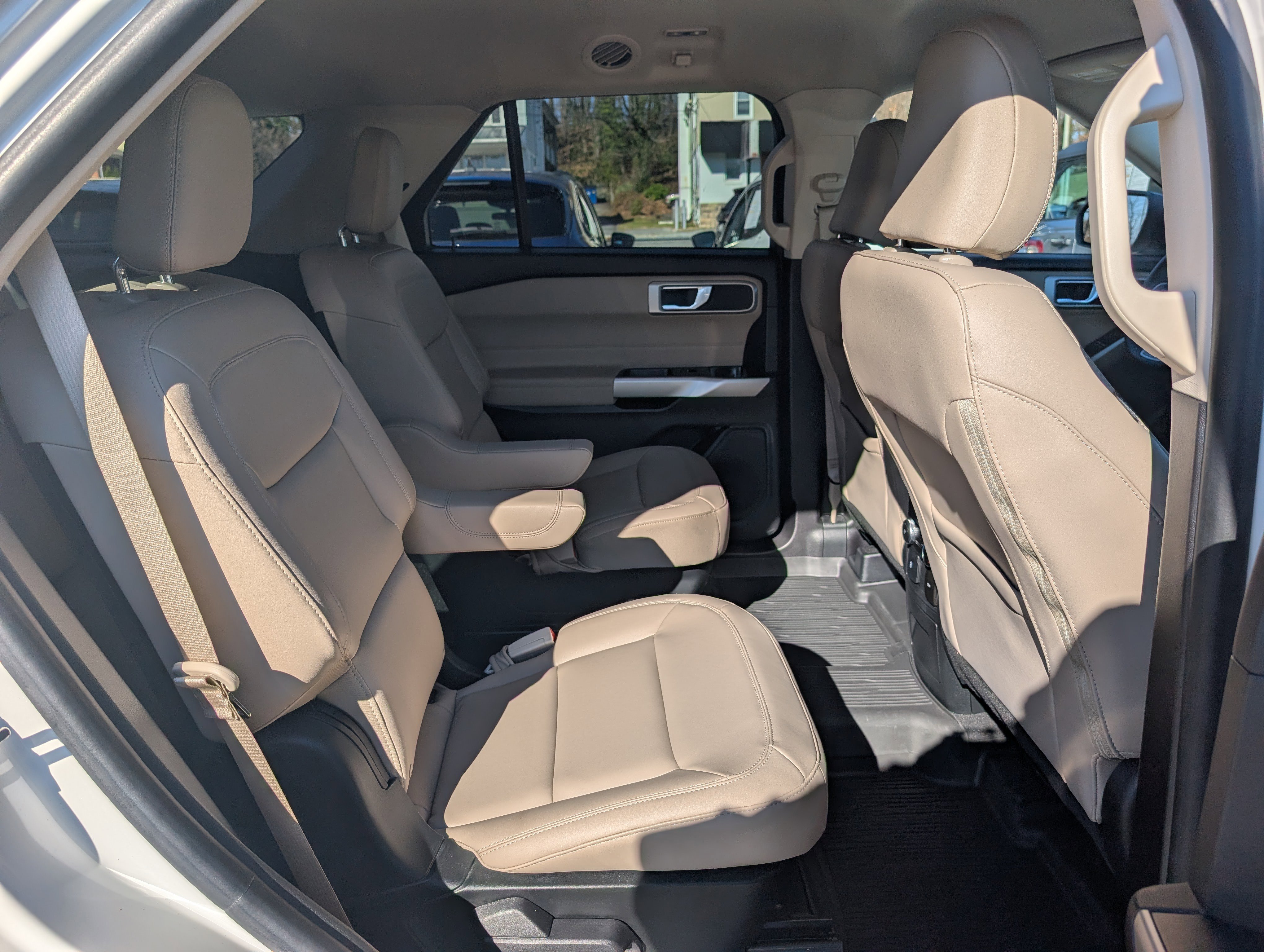 Certified 2022 Ford Explorer XLT w/ Equipment Group 202A image 13