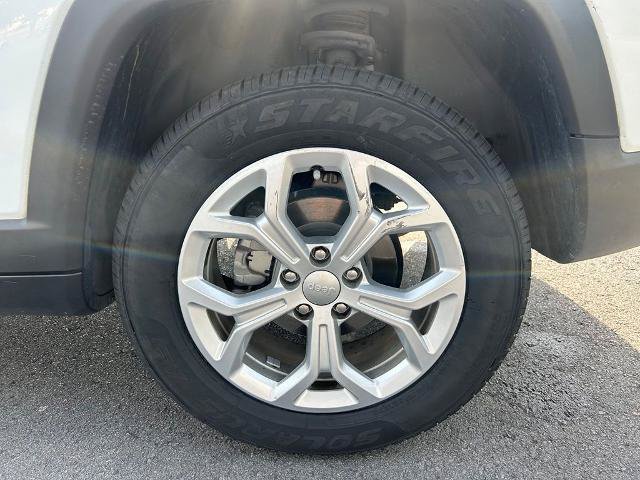 Used 2024 Jeep Compass Latitude AWD/4WD image 31