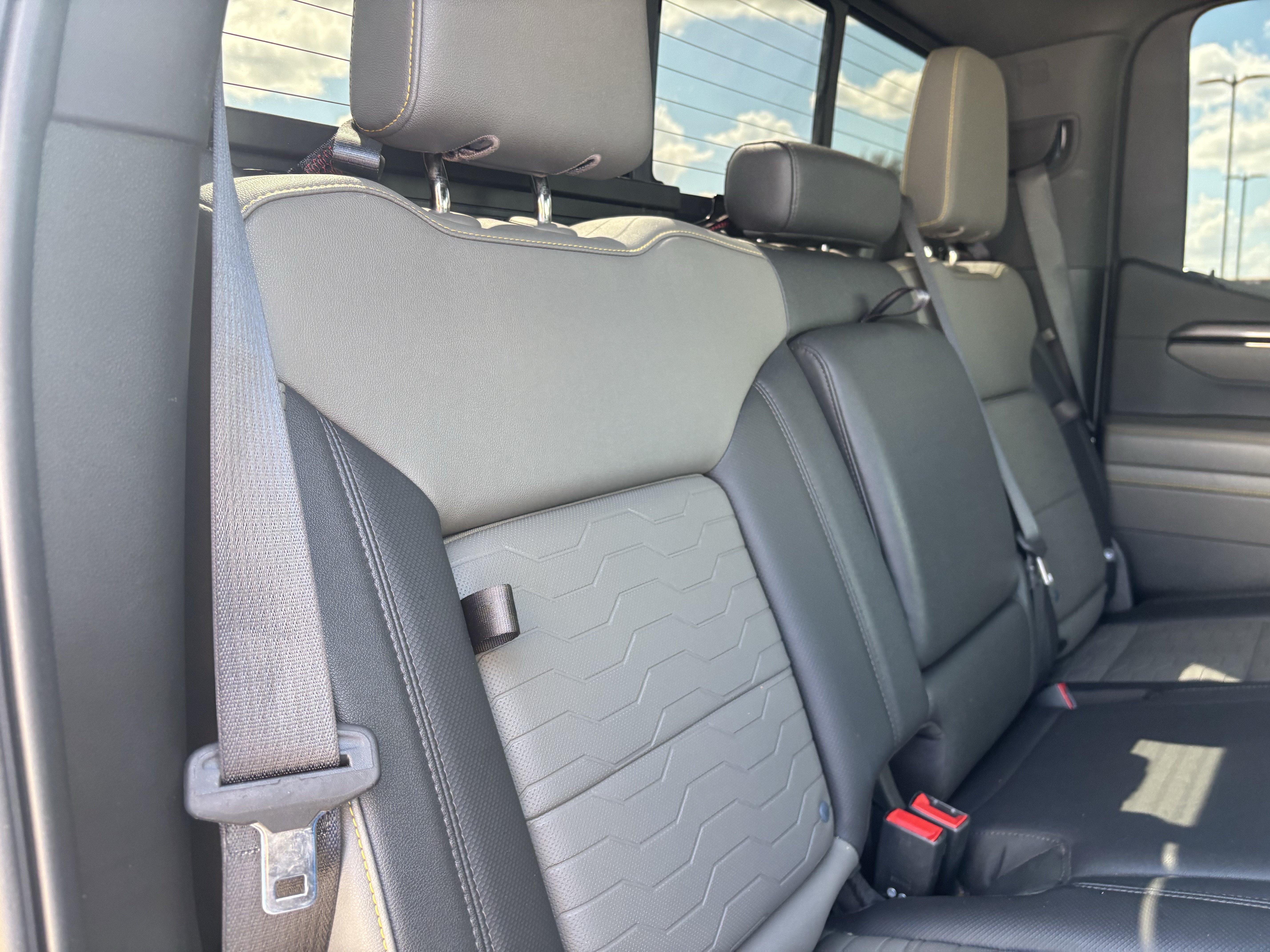 Used 2023 Chevrolet Silverado 1500 ZR2 w/ Technology Package AWD/4WD image 22