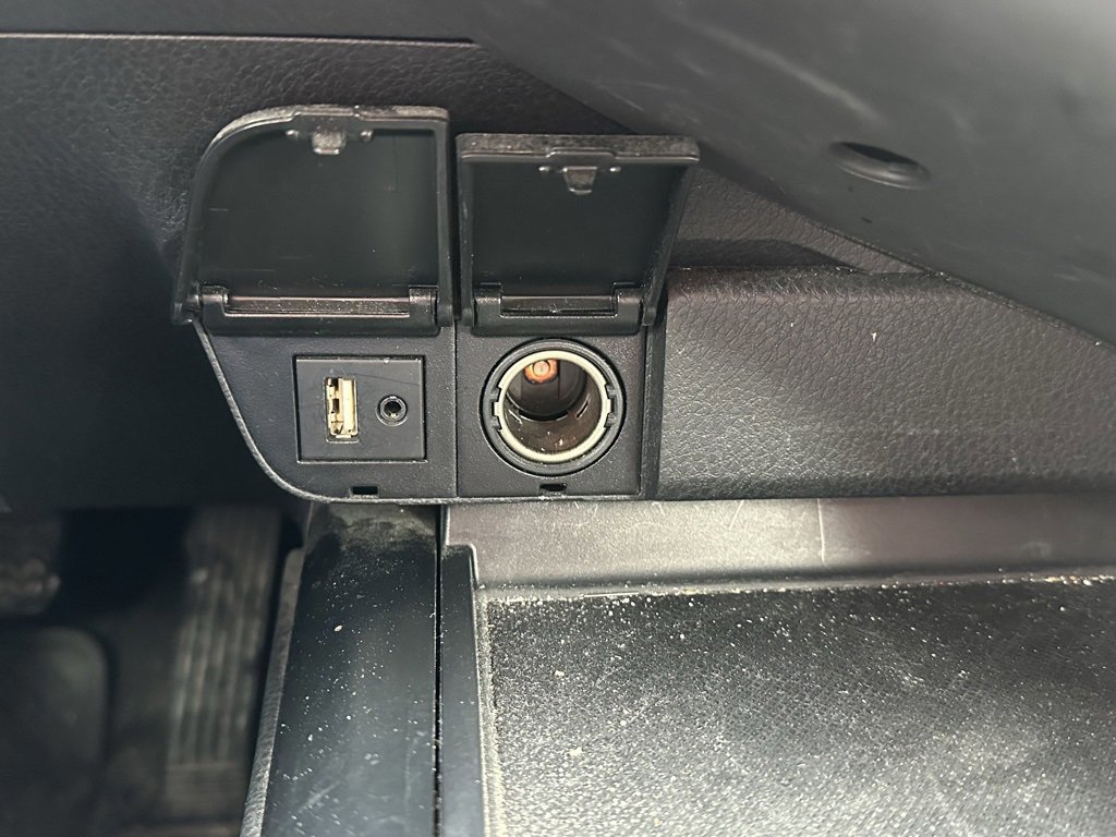 Used 2019 Toyota Camry LE image 31