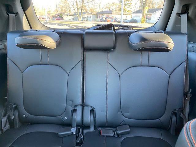 Used 2025 Honda Pilot TrailSport image 32