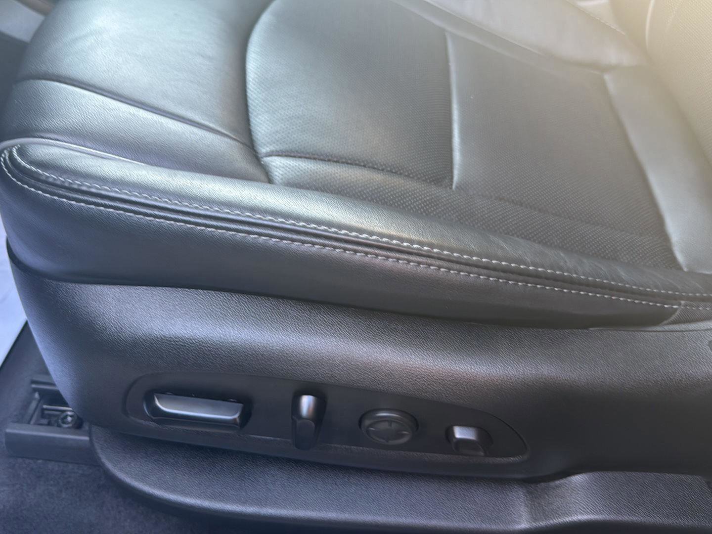 Used 2020 Buick Enclave Avenir w/ Avenir Technology Package image 23