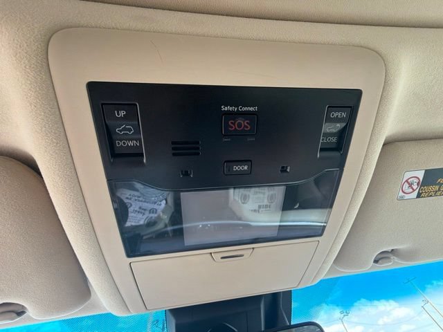 Used 2021 Lexus LX 570 4WD w/ Luxury Package image 12