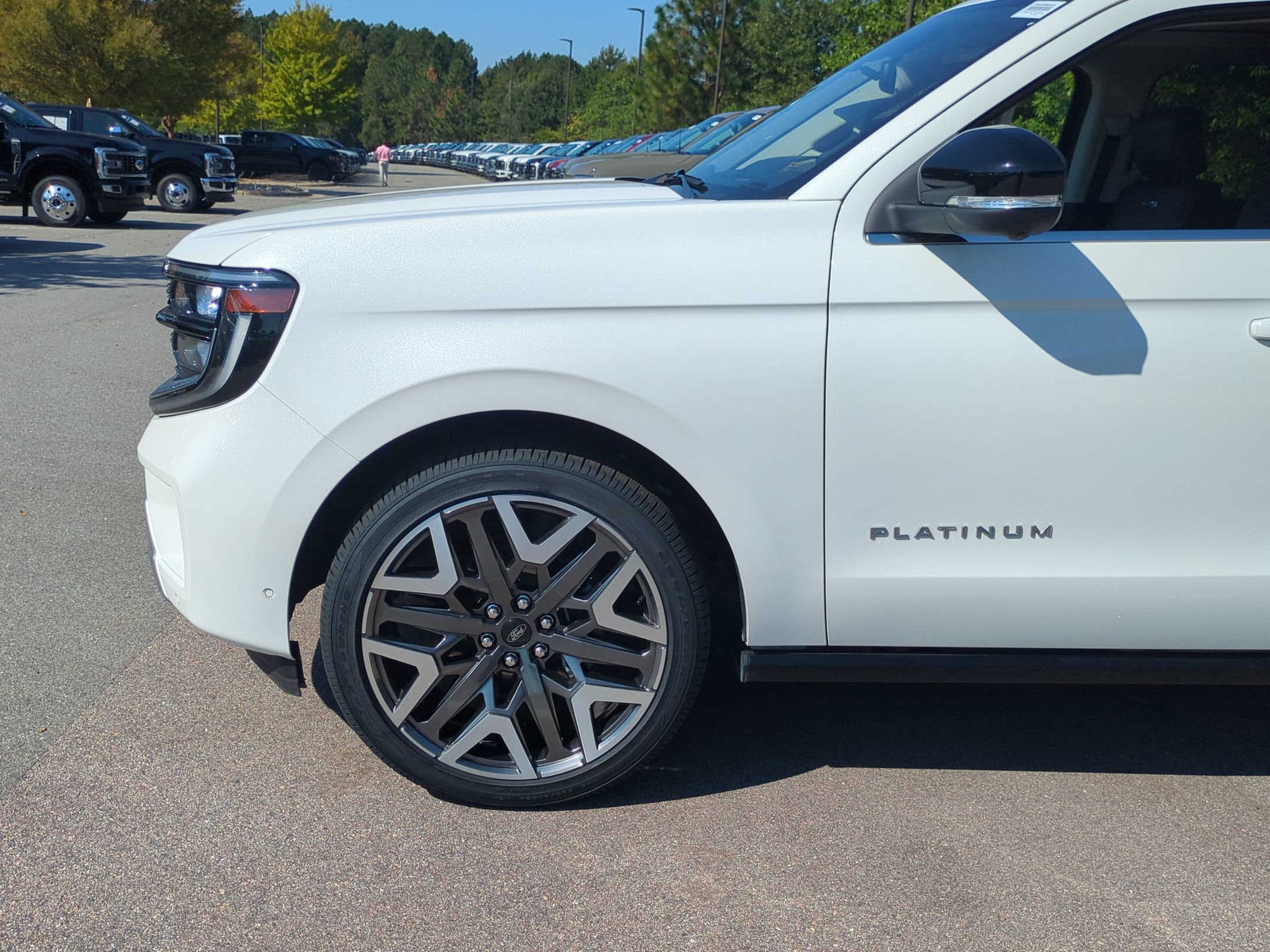 Certified 2025 Ford Expedition Max Platinum w/ Platinum Ultimate Package AWD/4WD image 11