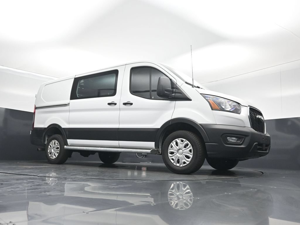 Certified 2025 Ford Transit 250 Low Roof w/ Exterior Upgrade Package RWD image 4