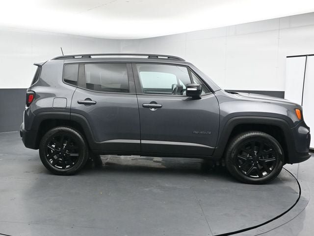 Used 2022 Jeep Renegade Altitude AWD/4WD image 12