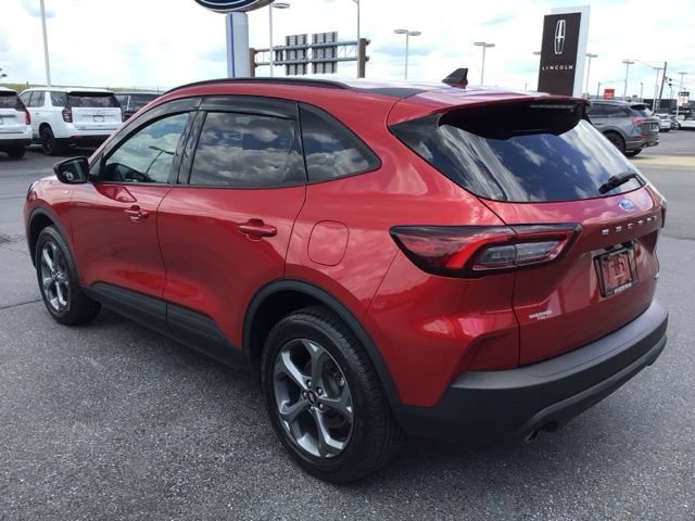 Certified 2025 Ford Escape ST-Line w/ Cold Weather Package AWD/4WD image 5