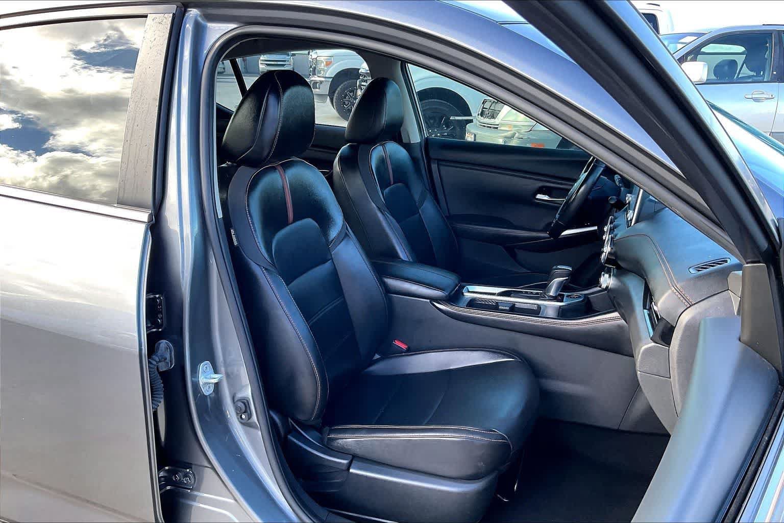 Used 2023 Nissan Sentra SR w/ SR Premium Package FWD image 13