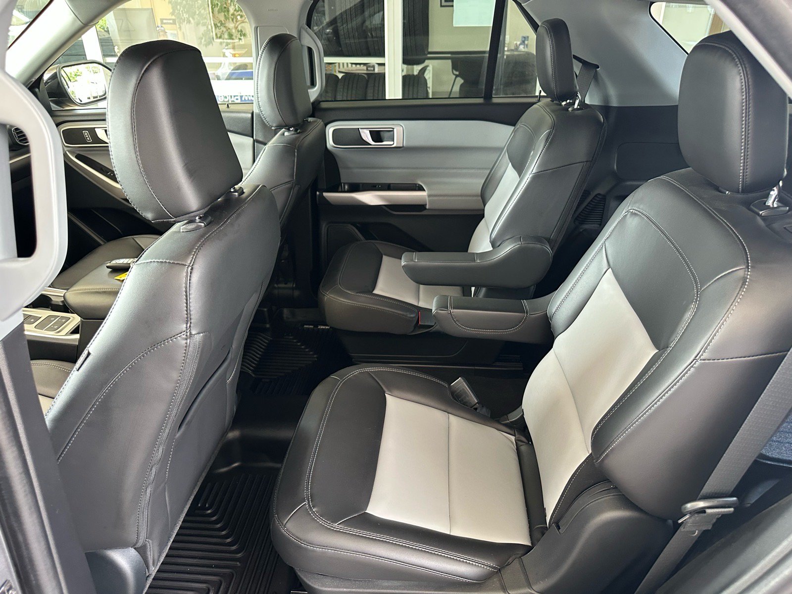 Certified 2022 Ford Explorer XLT w/ Equipment Group 202A RWD image 20